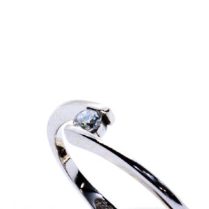 SORTIJA CON DIAMANTE EN ORO BLANCO DE 18 QUILATES