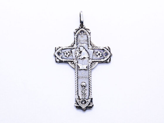 Cruz de plata de San Antonio de Padua