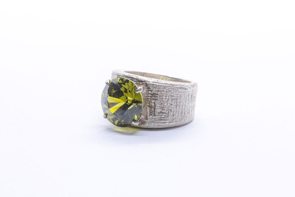 ANILLO EN PLATA 1ª LEY CON CUARZO HIDROTERMAL AMARILLO