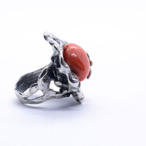 ANILLO EN PLATA DE 1ª LEY CON CORAL DEL MEDITERRANEO